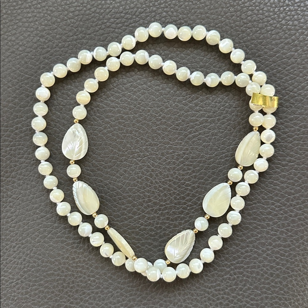 Vintage Mother of Pearl Necklace